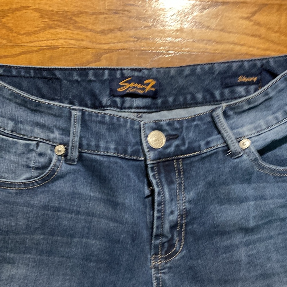 Stylish Seven7 Blue Women's Jeans Capris size 14 W - Picture 2 of 6